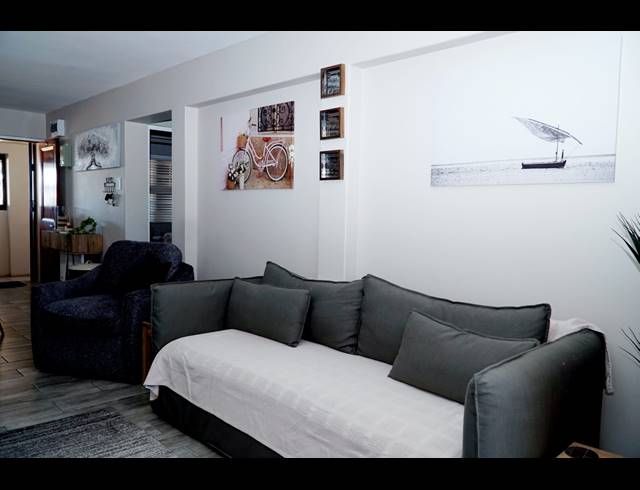 2 BEDROOM APARTMENT FOR SALE IN HARTENBOS CENTRAL